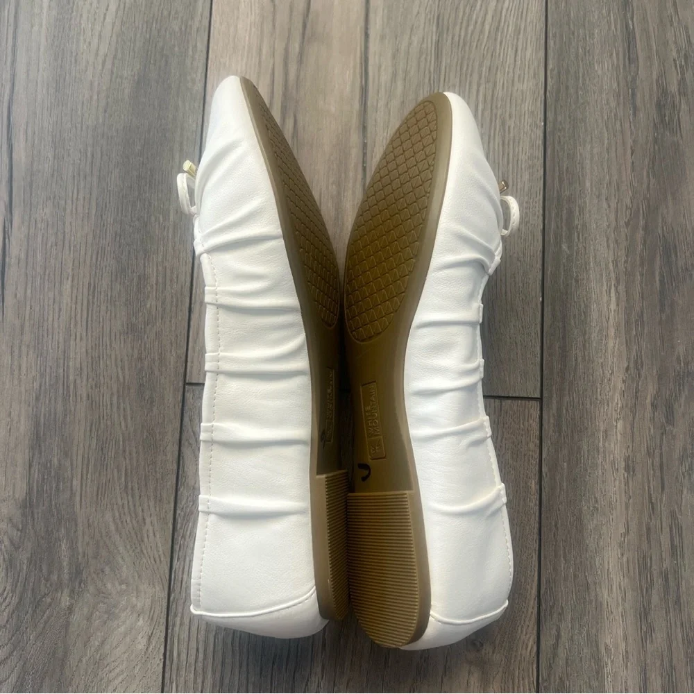 White Mountain Sakari White Ballet Flats with Bow 8.5 - Picture 6 of 10